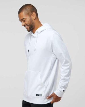 Oakley Men's Team Issue Hydrolix Hooded Sweatshirt - Image 35