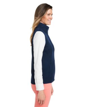 vineyard vines Women's Mountain Sweater Fleece Vest - Image 11