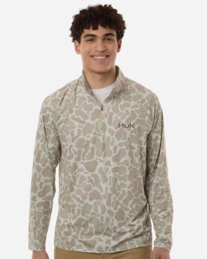 HUK Men's Airweight KC Printed Quarter-Zip Pullover - Image 4